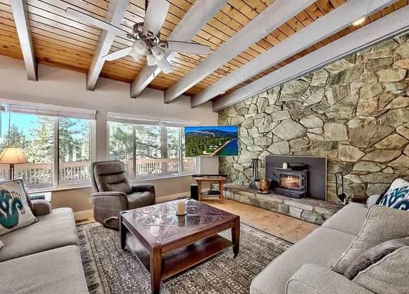 Large Family ski Chalet blocks to the ski resort - Image 2
